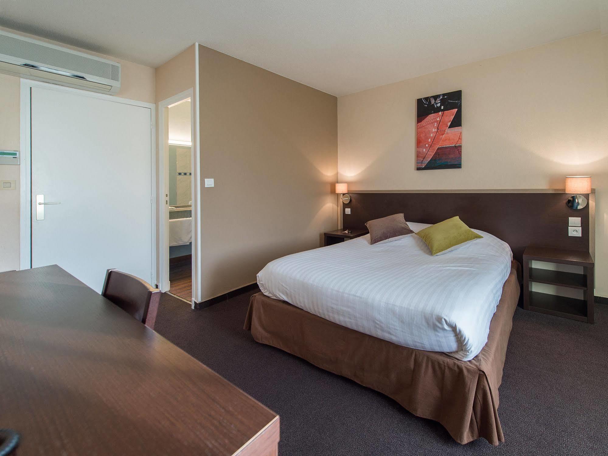 Hotel Restaurant Seminaires La Foresterie 勒芒 外观 照片